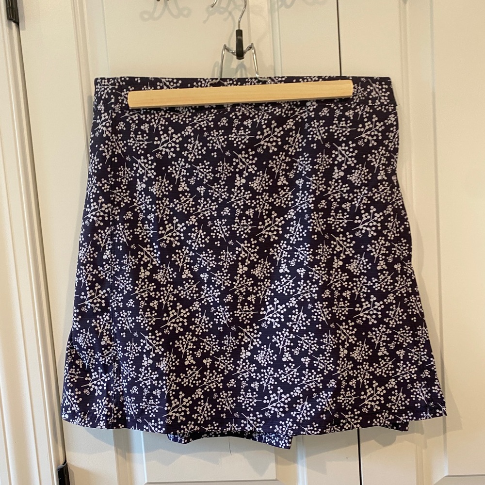 RipSkirt Hawaii Skirt Farmhouse Twigs Deep Purple size M.  Length 2